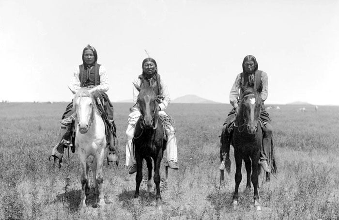 Mounted Defenders: The History of the Comanche Nation